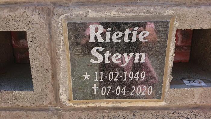 STEYN Rietie 1949-2020