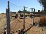 Free State, SASOLBURG district, Viljoensdrif, Kruisementfontein 81, farm cemetery