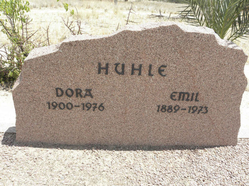 HUHLE Emil 1889-1973 & Dora 1900-1976
