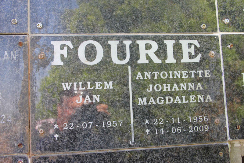 FOURIE Willem Jan 1957- & Antoinette Johanna Magdalena 1956-2009