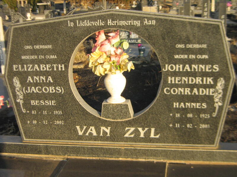 ZYL Johannes Hendrik Conradie, van 1925-2003 & Elizabeth Anna JACOBS 1935-2002