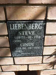 LIEBENBERG Steve 1958- & Cindy 1958-