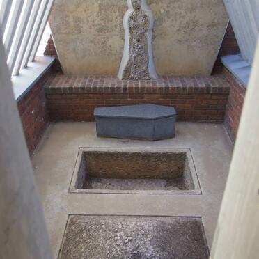 02. Konsentration Kamp gedenksuil - binne aansig