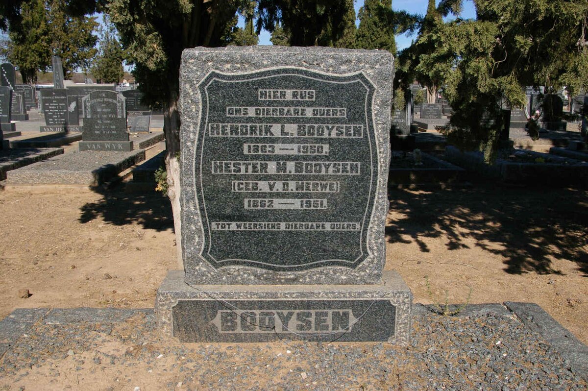BOOYSEN Hendrik L. 1863-1950 &amp; Hester M. V.D. MERWE 1862-1951