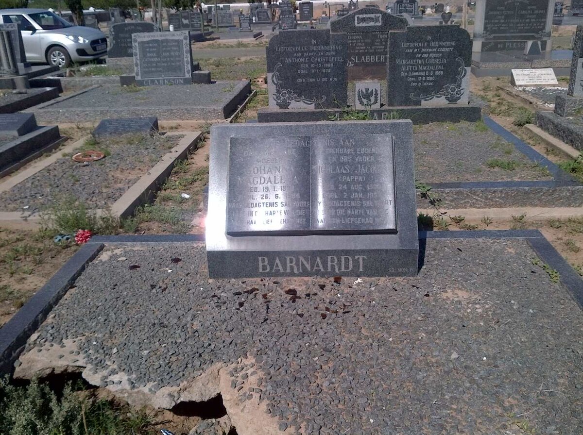 BARNARDT Nicolaas Jacobus 1??-19?? & Johanna Magdalena 18?3-1986