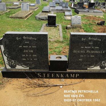 STEENKAMP Jacob 1888-1971 &amp; Beatrix Petronella VAN ZYL 1894-1982