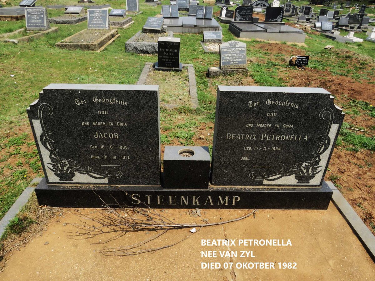 STEENKAMP Jacob 1888-1971 &amp; Beatrix Petronella VAN ZYL 1894-1982