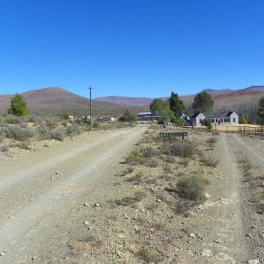 Eastern Cape, CRADOCK district, Sneeuberge, Petrusdal, farm cemetery