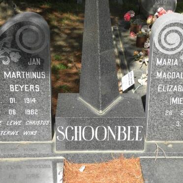 SCHOONBEE Jan Marthinus Beyers 1914-1982 &amp; Maria Magdalena Elizabeth BUYS 1914-1997