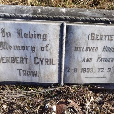 TROW Herbert Cyril 1893-1969 :: HOLLIDAY Beatrice Isabella nee TROW 1919-2002