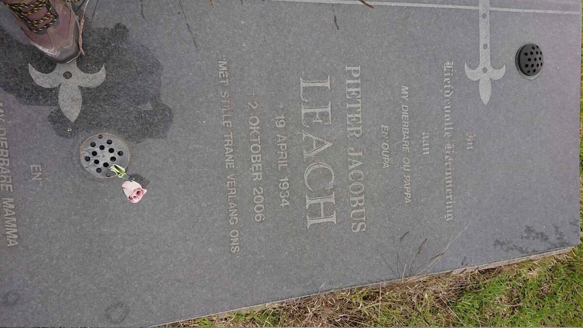 LEACH Pieter Jacobus 1934-2006