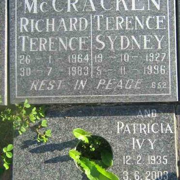 McCRACKEN Richard Terence 1964-1983  :: McCRACKEN Terence Sydney 1927-1996 &amp; Patricia Ivy 1935-2003