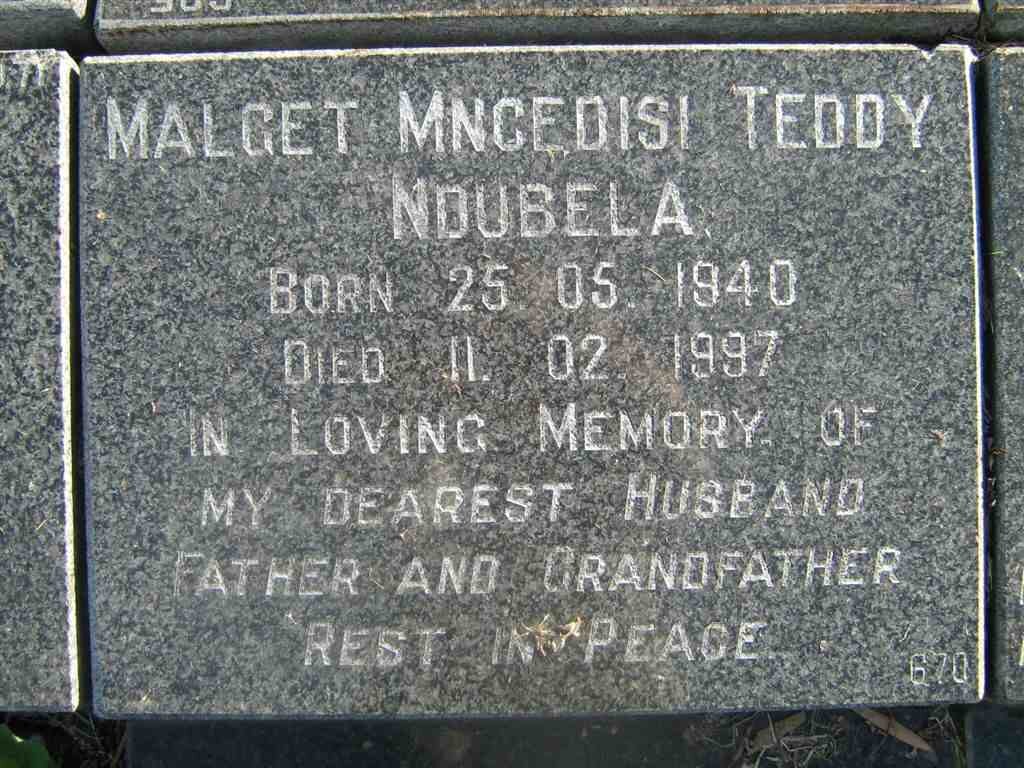 NDUBELA Malget Mincedisi Teddy 1940-1997