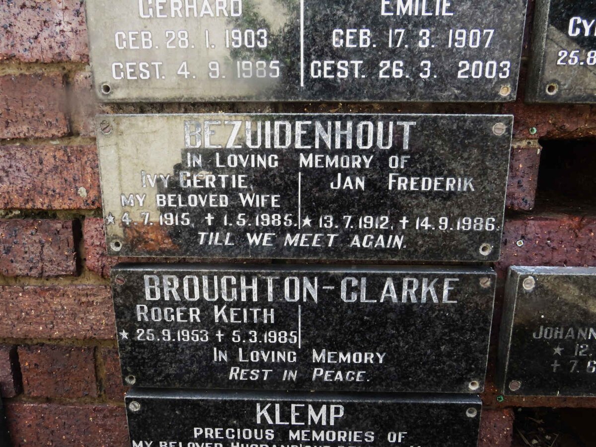 BEZUIDENHOUT Jan Frederik 1912-1986 &amp; Ivy Gertie 1915-1985