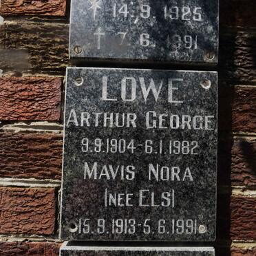 LOWE Arthur George 1904-1991 &amp; Mavis Nora ELS 1913-1991