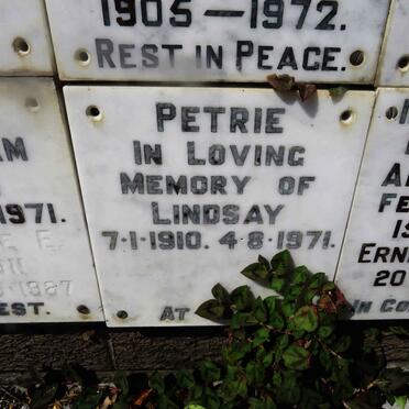 PETRIE Lindsay 1910-1971