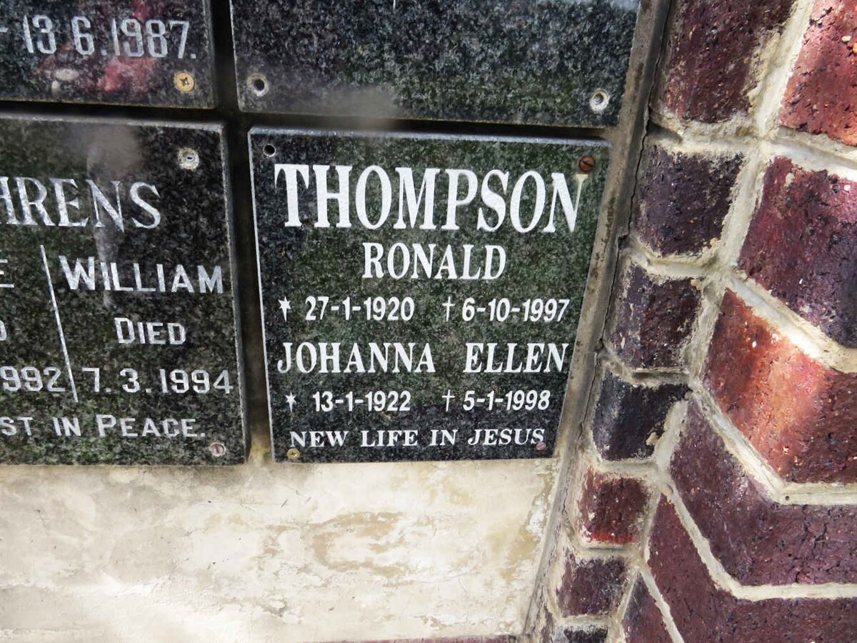 THOMPSON Ronald 1920-1997 &amp; Johanna Ellen 1922-1998