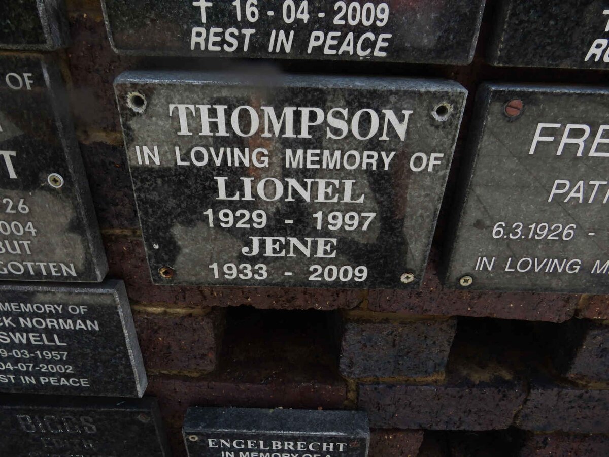 THOMPSON Lionel 1929-1997 &amp; Jene 1933-2009