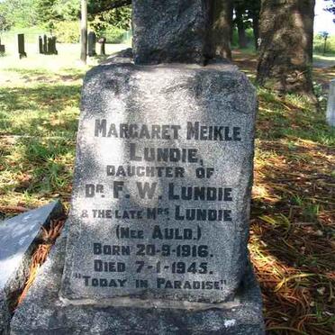 LUNDIE Margaret Meikle 1916-1945