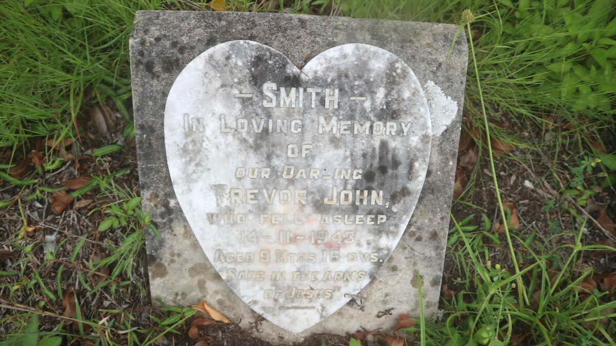 SMITH Trevor John -1943