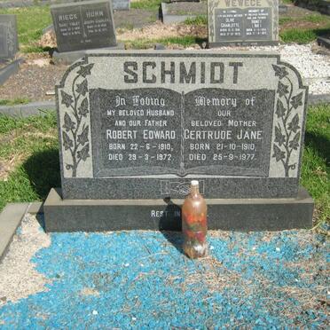 SCHMIDT Robert Edward 1910-1972 &amp; Gertrude Jane 1910-1977