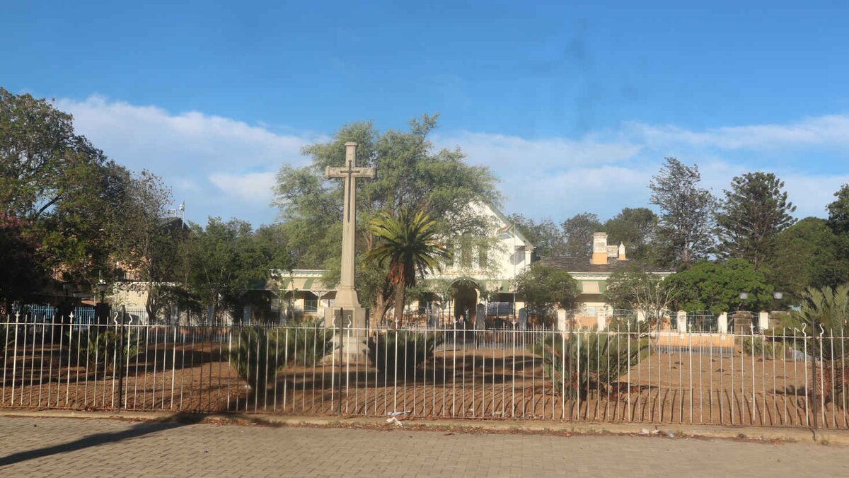 1. Overview / Oorsig