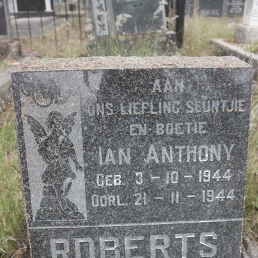 ROBERTS Ian Anthony 1944-1944 