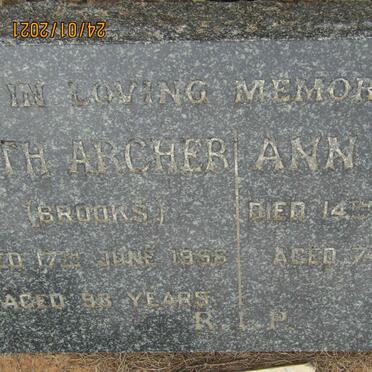 A - Surnames :: Vanne - A