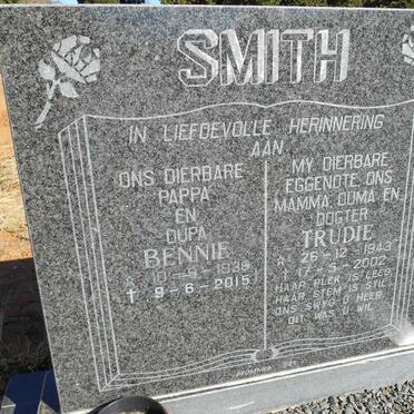 SMITH Bennie 1938-2015 &amp; Trudie 1943-2002