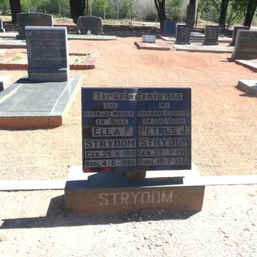 STRYDOM Petrus J. 190?-1966 &amp; Ella F. 1910-1980