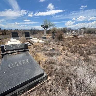 Eastern Cape, GRAAFF-REINET district, Farm 541, Aloe Ridge, farm cemetery