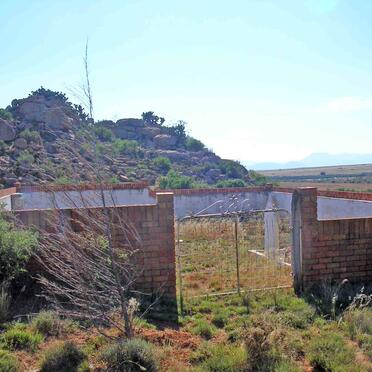 Eastern Cape, GRAAFF-REINET district, Damesfontein, Beentjesvalley Ruigte Valley &amp; Damonsfontein 42, farm cemetery