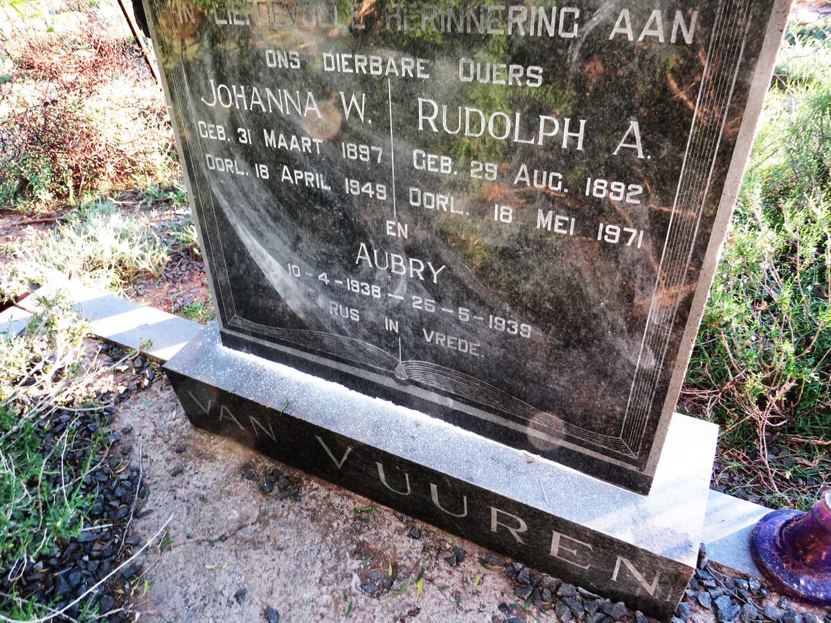 VUUREN Rudolph A., van 1892-1971 & Johanna W. 1897-1948 :: VAN VUUREN Aubry 1938-1938