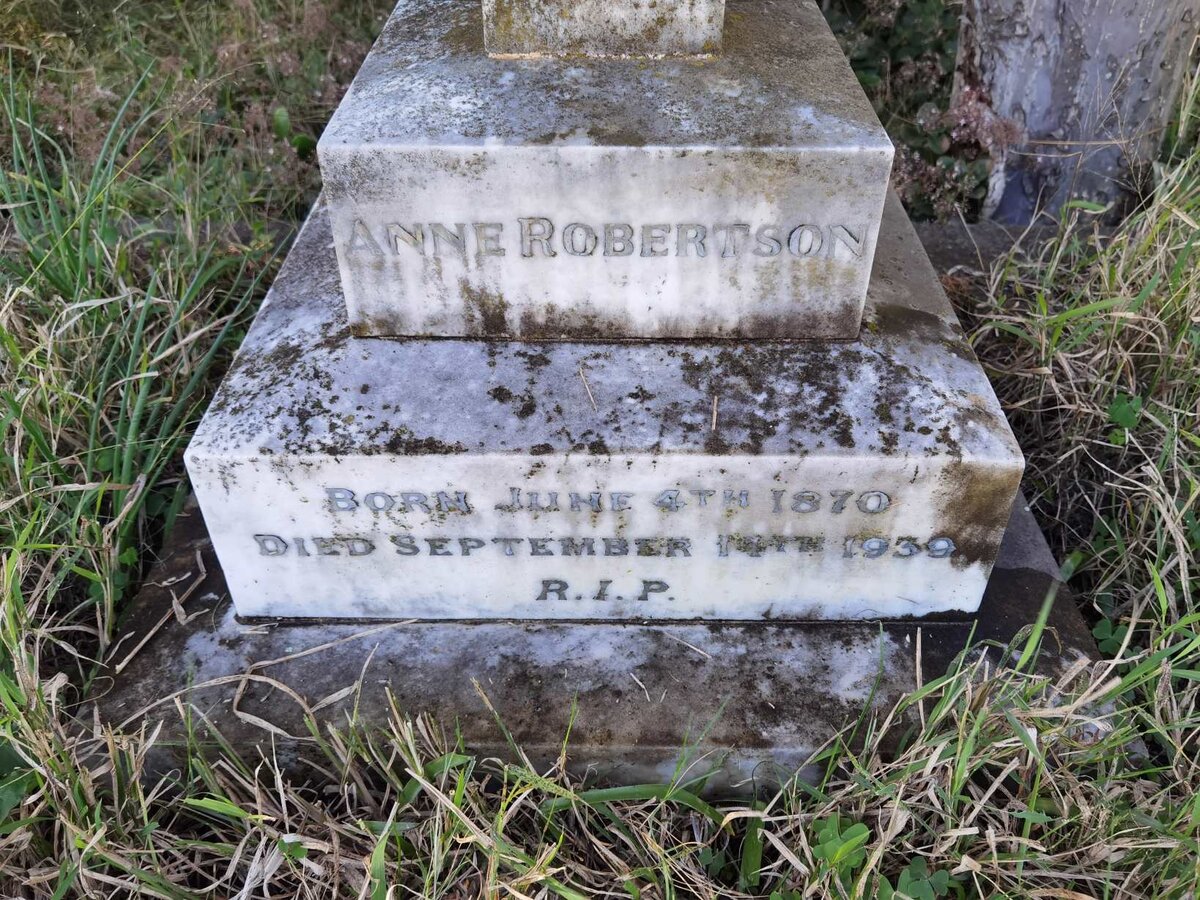 ROBERTSON Anne 1870-1939