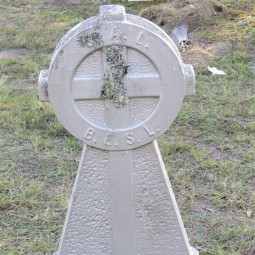 N - Vanne :: Surnames - N