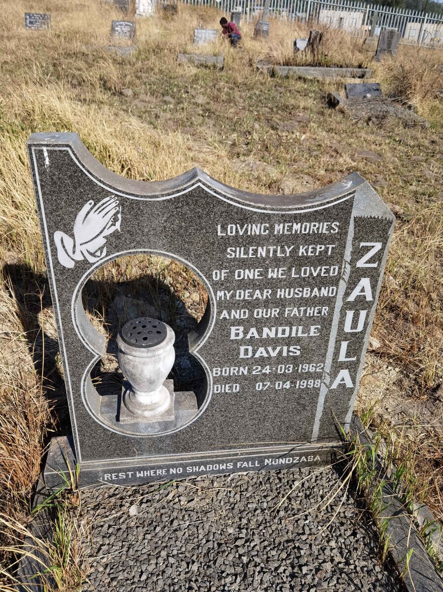 ZAULA Bandile Davis 1962-1998