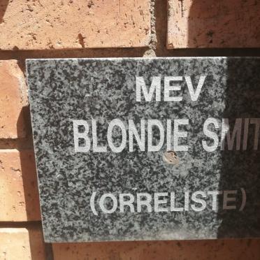 SMIT Blondie