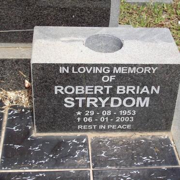STRYDOM Sannie 1906-1974 :: STRYDOM Marthinus Marius 1929-1993 :: STRYDOM Robert Brian 1953-2003