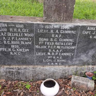 10. War Memorial: 1914-1918 /1939-1945/ Korean War