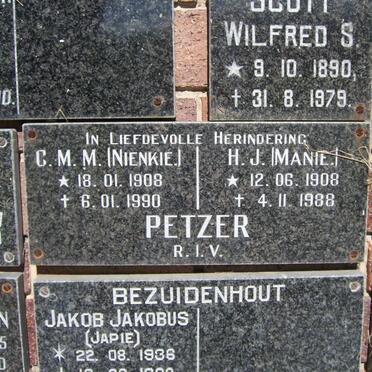 PETZER H.J. 1908-1988 &amp; C.M.M. 1908-1990
