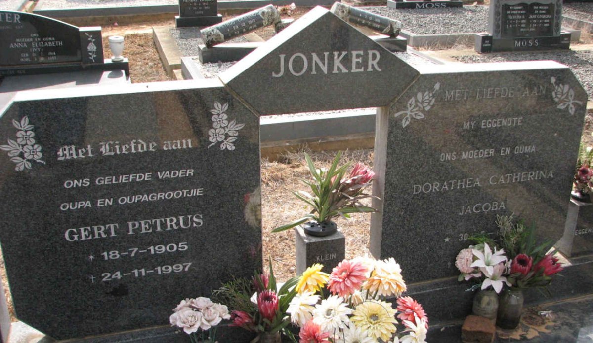 JONKER Gert Petrus 1905-2007 &amp; Dorathea Catherina Jacoba 