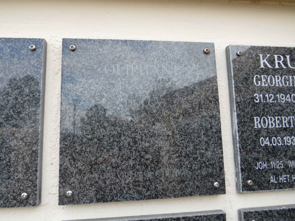 OLIPHANT Dulcy 1939-2020