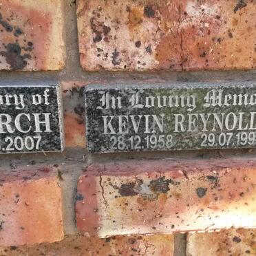 REYNOLDS Kevin 1958-1998