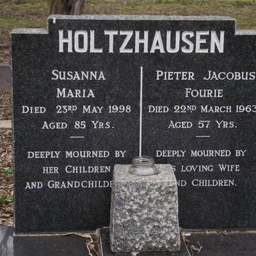 HOLTZHAUSEN Pieter Jacobus Fourie -1963 &amp; Susanna Maria -1998