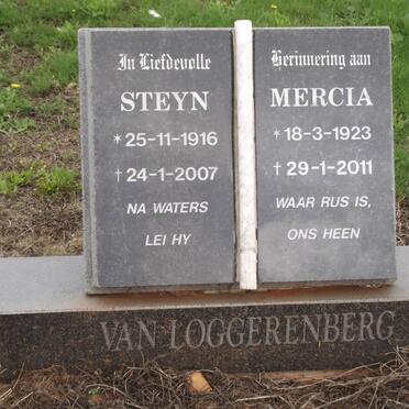 LOGGERENBERG D.C., van 1916-2007 &amp; Mercia C. 1923-2011