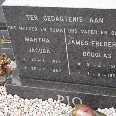 PIO Martha Jacoba 1913-1982 &amp; James Frederick Douglas 1917-1995