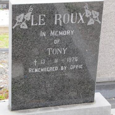 ROUX Tony, le -1976