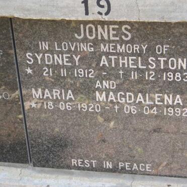 JONES Sydney Athelston 1912-1983 &amp; Maria Magdalena 1920-1992
