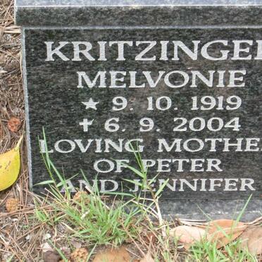 KRITZINGER Melvonie 1919-2004
