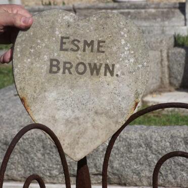 BROWN Esme